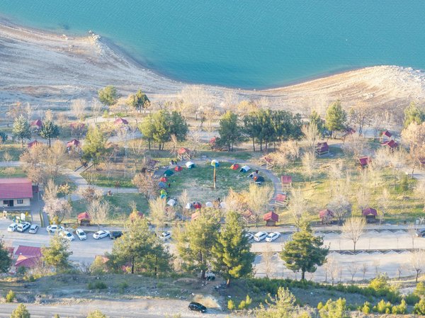 Soirée camping en solo : conseils pour une expérience sereine